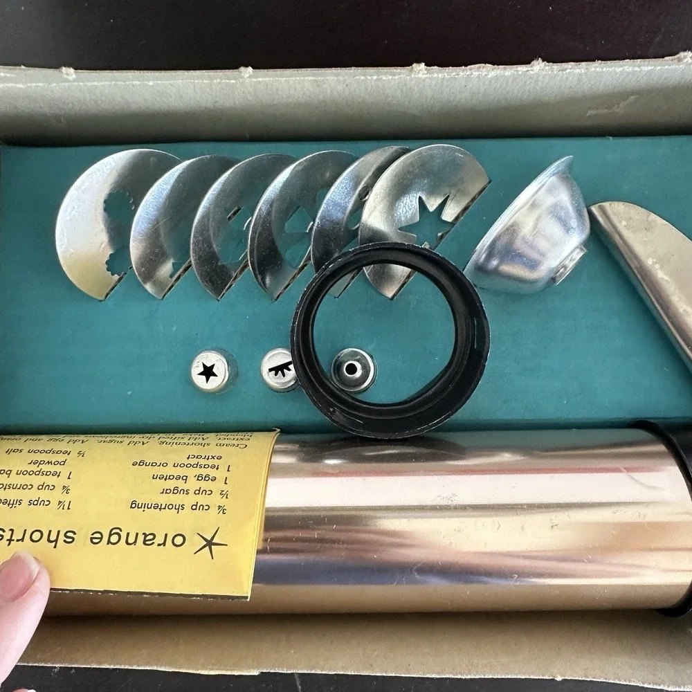 VTG West Bend Cookie Chef & Pastry Gun Trigger Operated In Box